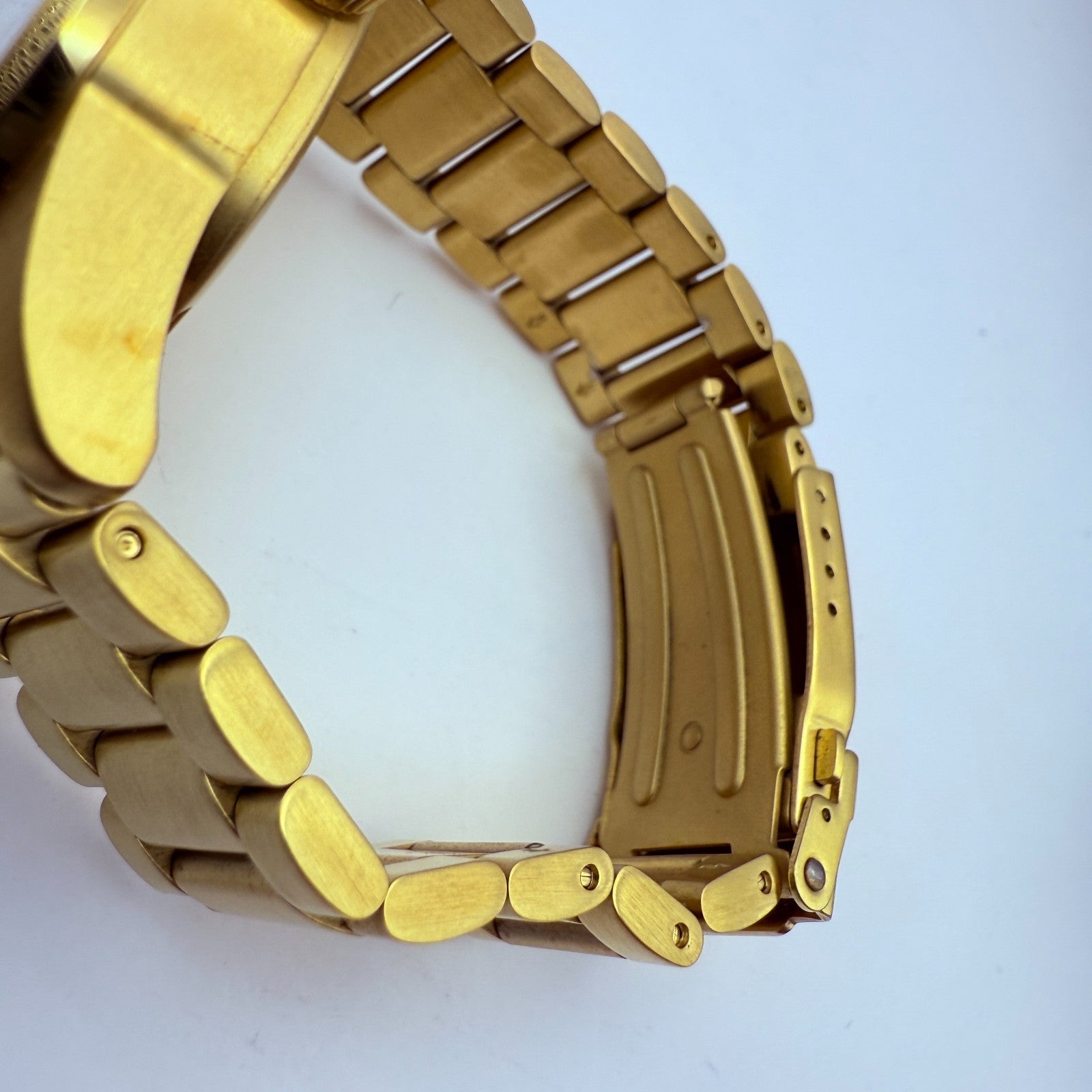 NIXON THE MICKEY MOUSE 90th SENTRY SS Wristwatch Quartz japan [express]13