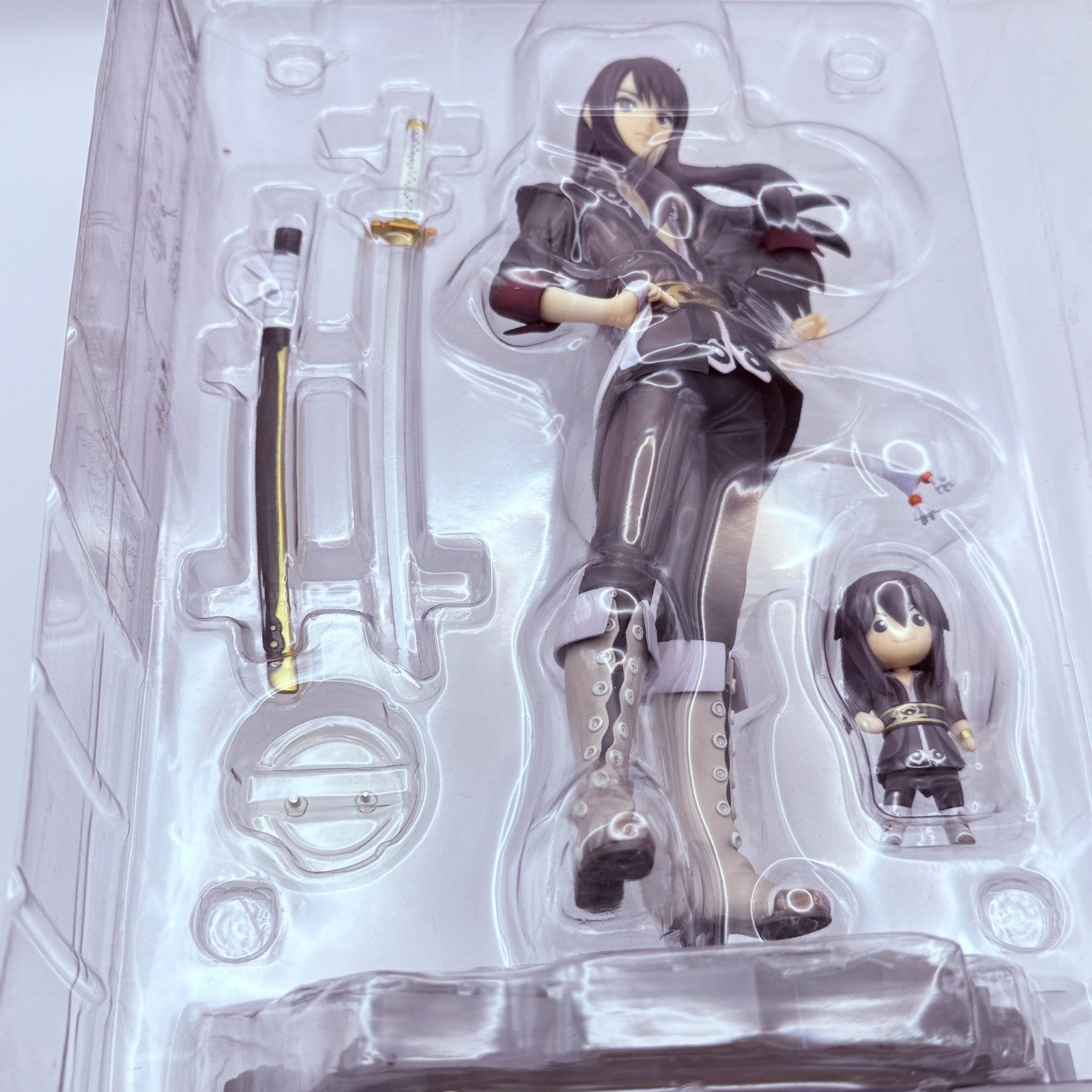 ALTER Yuri Lowell Tales of Vesperia 1/8 Figure Opened Mint Authentic Japan4