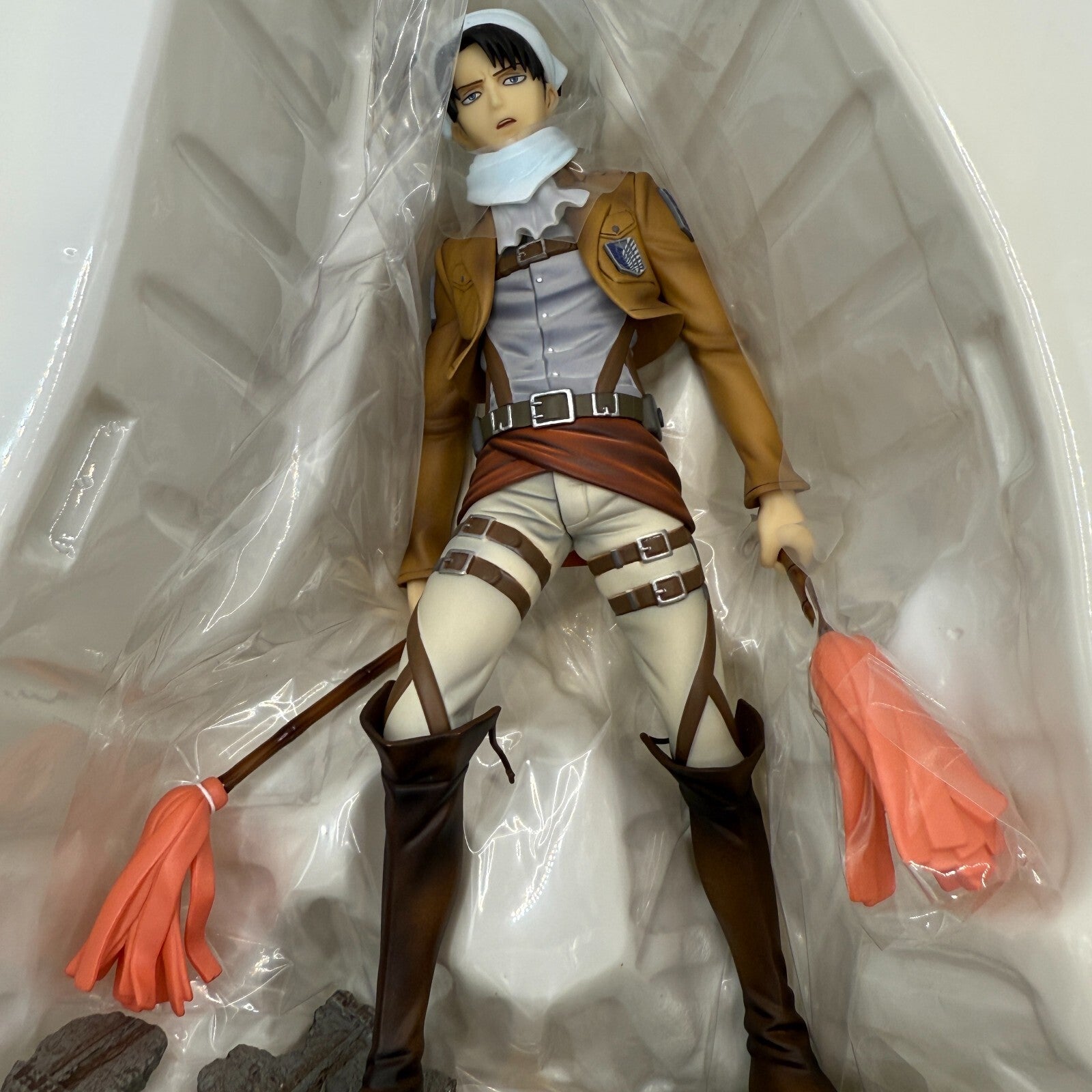 Sentinel BraveAct Levi Cleaning Ver. 1/8 Figure Attack on Titan Authentic5