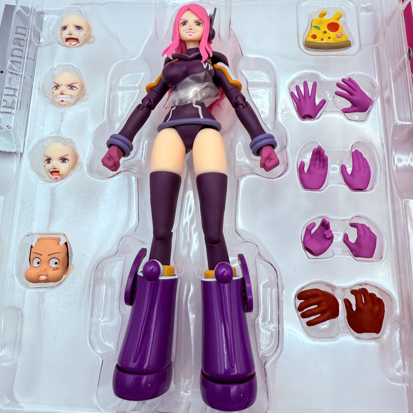 S.H.Figuarts Jewelry Bonney One Piece Egghead Future Island Bandai Open TOP MINT4