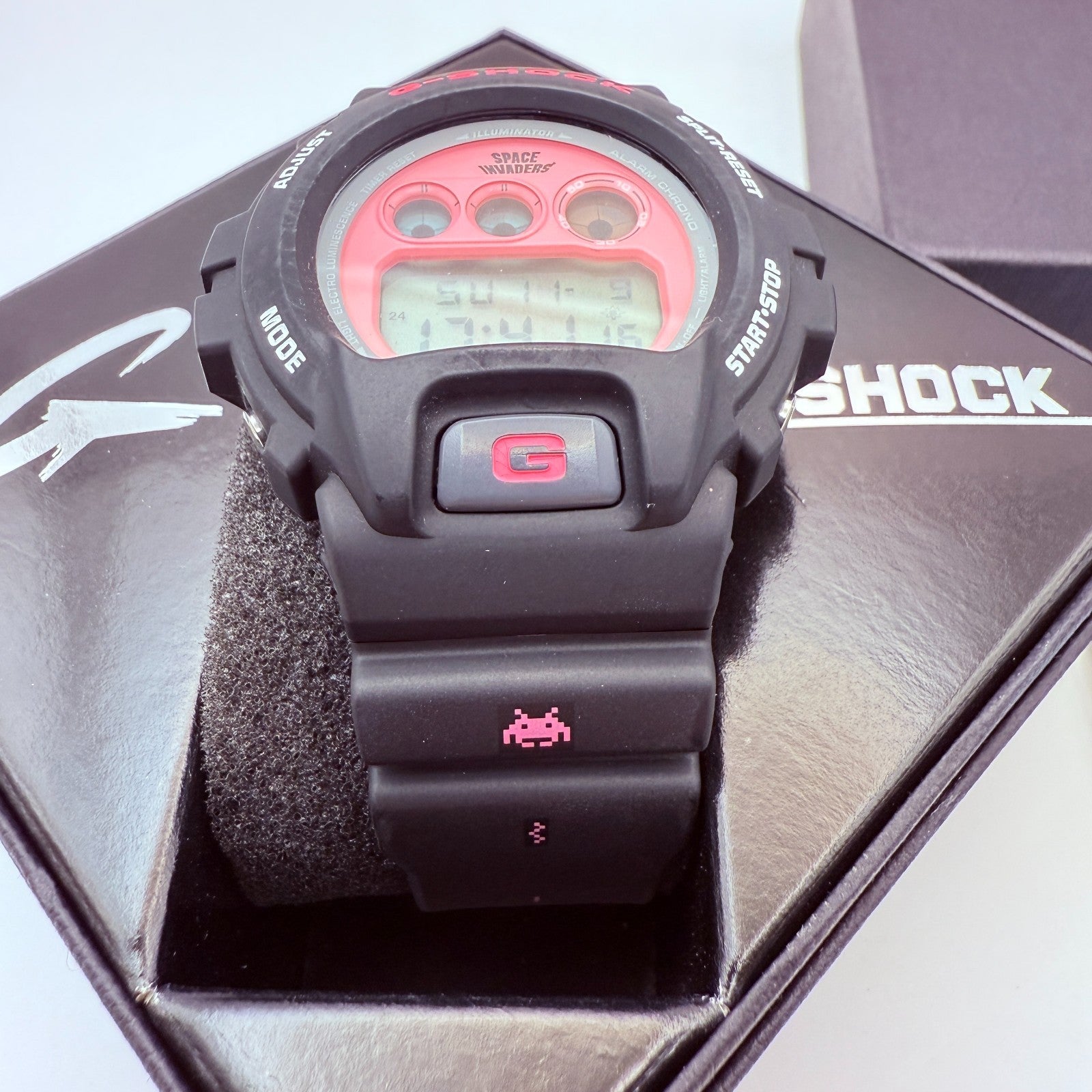 GSHOCK DW6900 SPACE INVADERS Limited Edition Black Pink OMOTESANDO Japan4