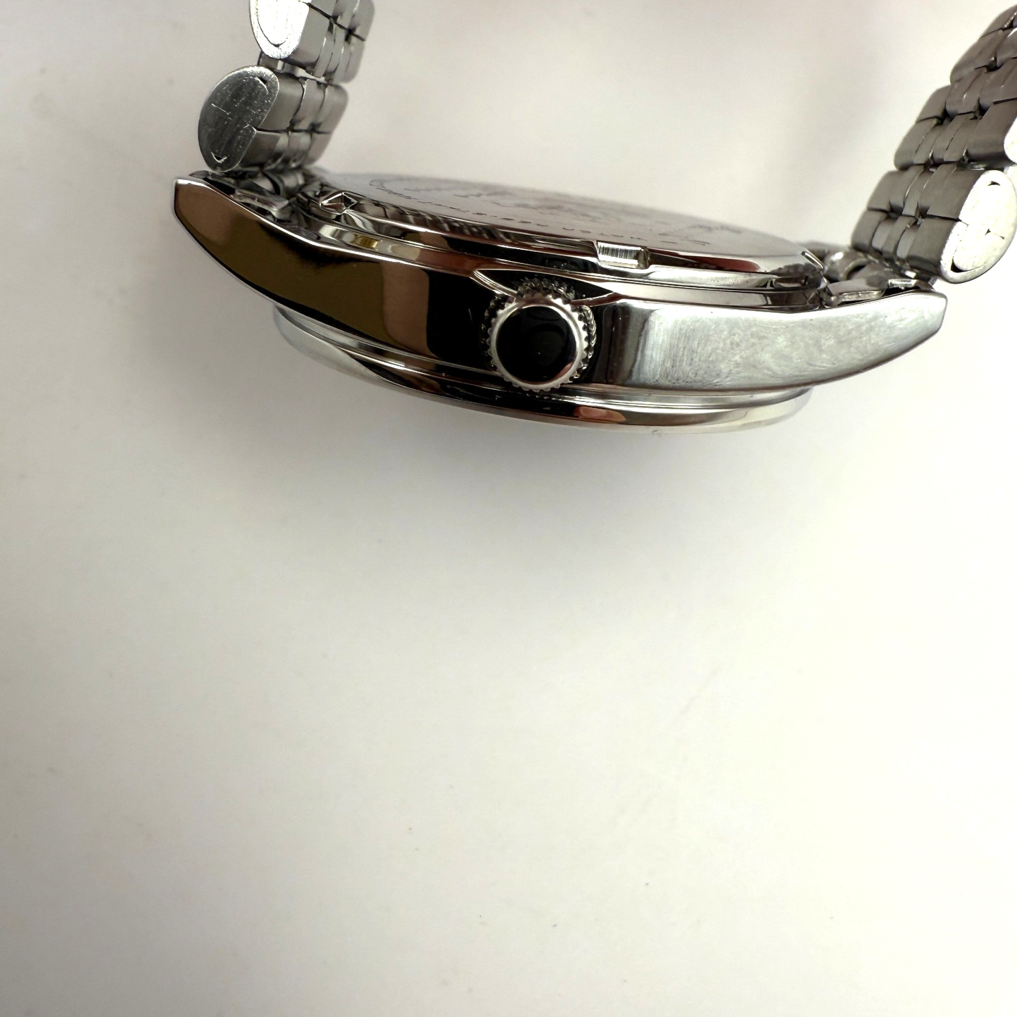 ONE PIECE Tony Tony Chopper wristwatch Memories of Cherry Blossoms Rosé Log12