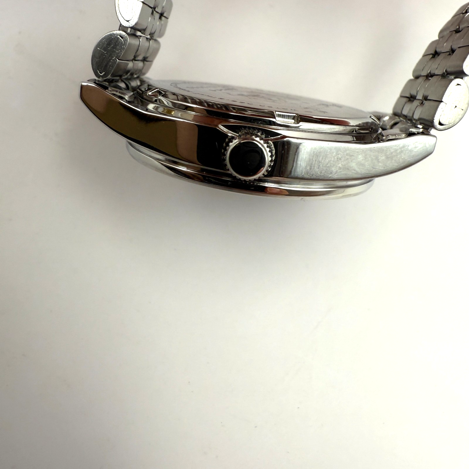 ONE PIECE Tony Tony Chopper wristwatch Memories of Cherry Blossoms Rosé Log12