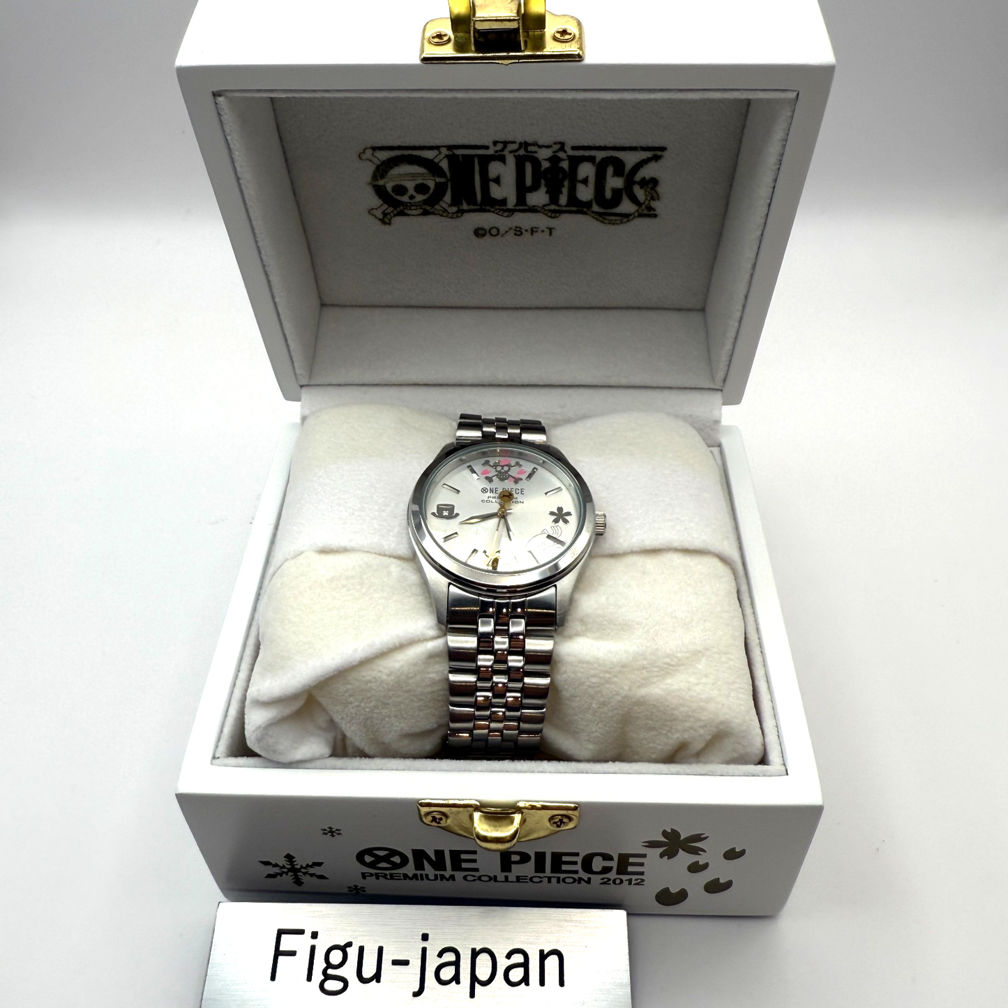 ONE PIECE Tony Tony Chopper wristwatch Memories of Cherry Blossoms Rosé Log0