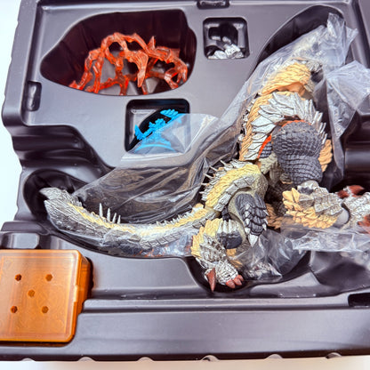 Zinogre Subspecies Revoltech 135 EX Monster Hunter Action Figure Kaiyodo MIB5