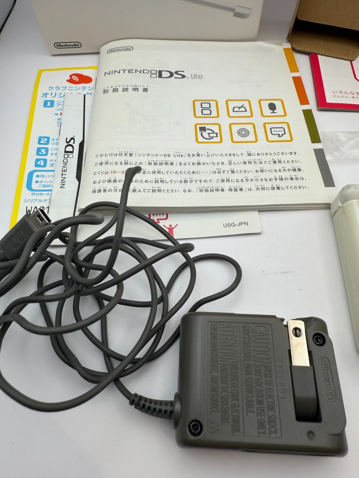 Nintendo DS Lite Console Crystal White Genuine Charger Pen Tested EUC2