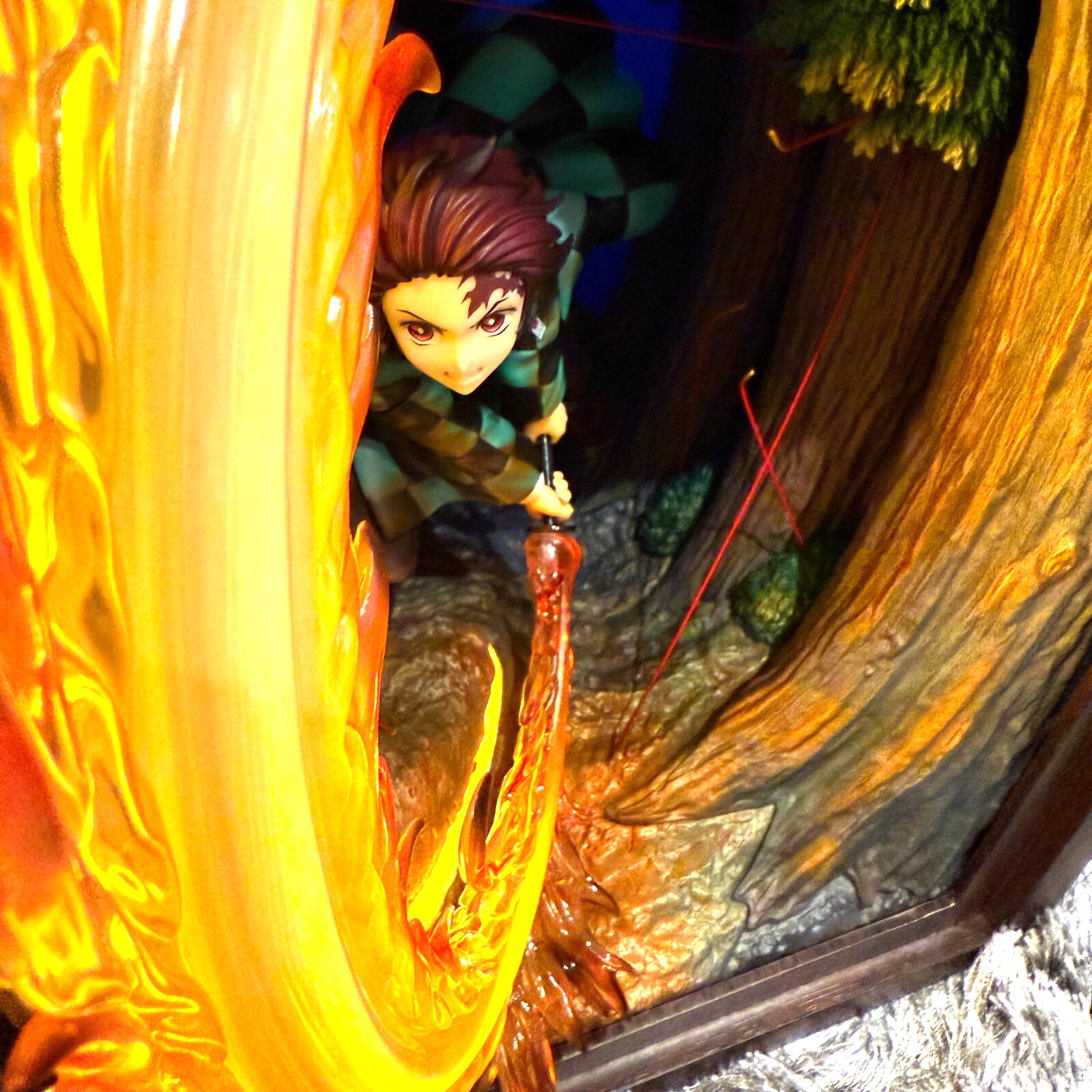 Demon Slayer  Tanjiro Kamado Hinokami Kagura Enbu Luminous figure[express]6