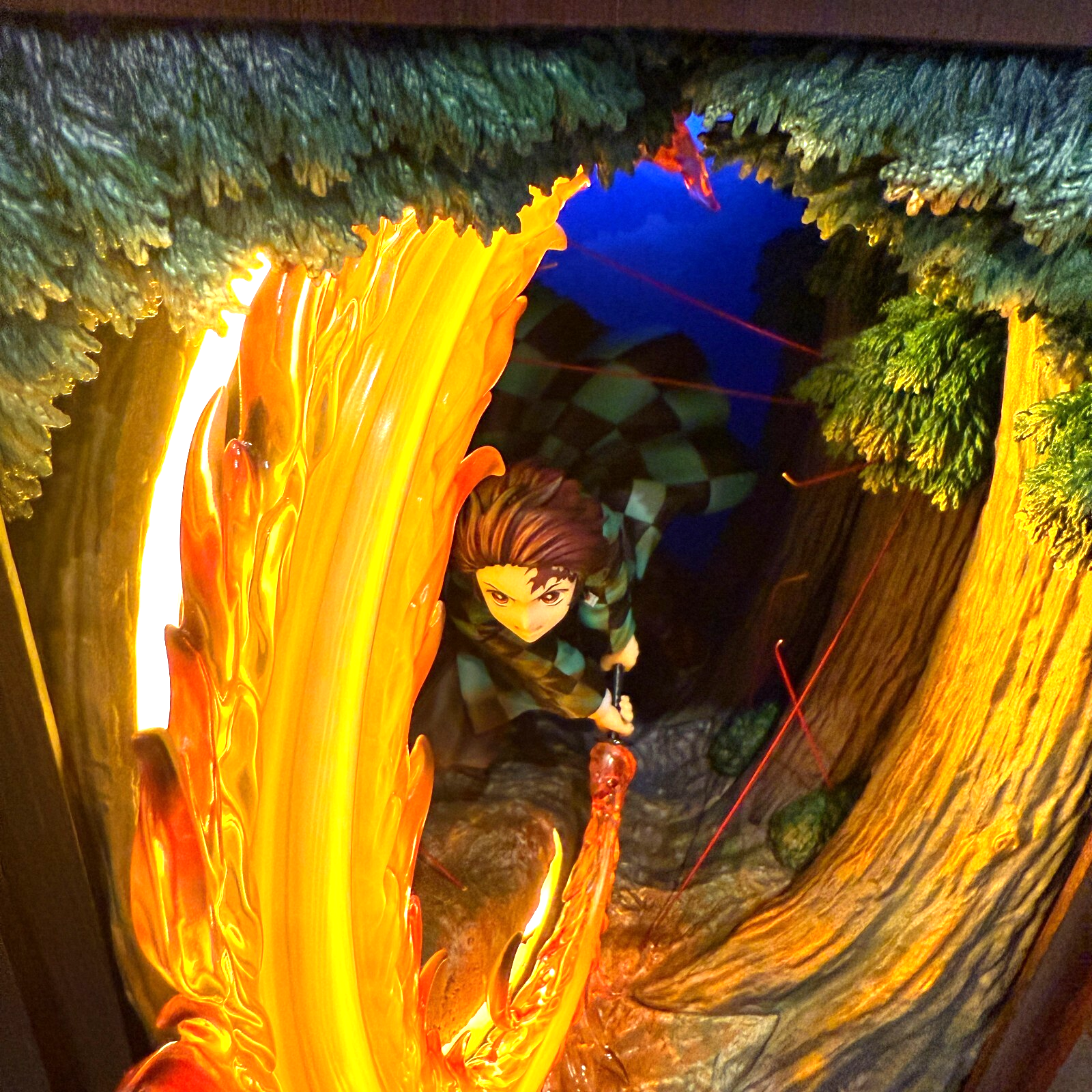 Demon Slayer  Tanjiro Kamado Hinokami Kagura Enbu Luminous figure[express]2