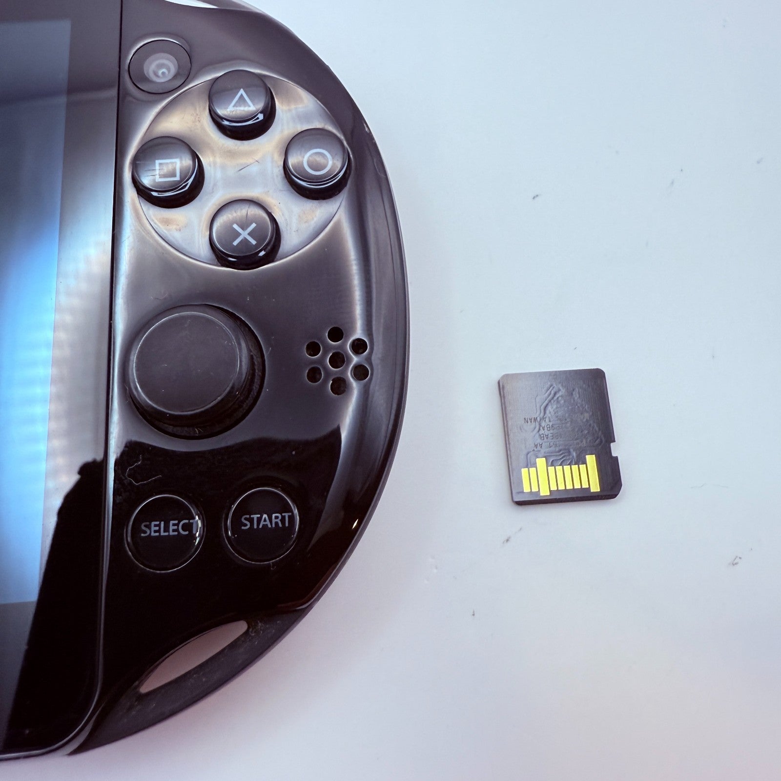 PS Vita PCH2000 Sony Playstation Console Black & 16GB  memory card [express]11