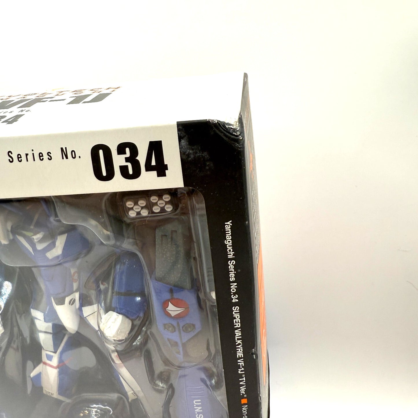 Revoltech yamaguchi VF-1J Action Figure MAX Macross No.034 KAIYODO Fedex 